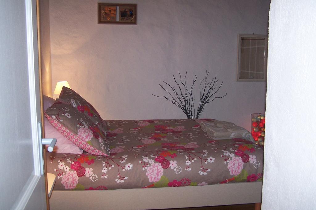 Salomony Chambre D'Hotes Marcols-les-Eaux Kamer foto