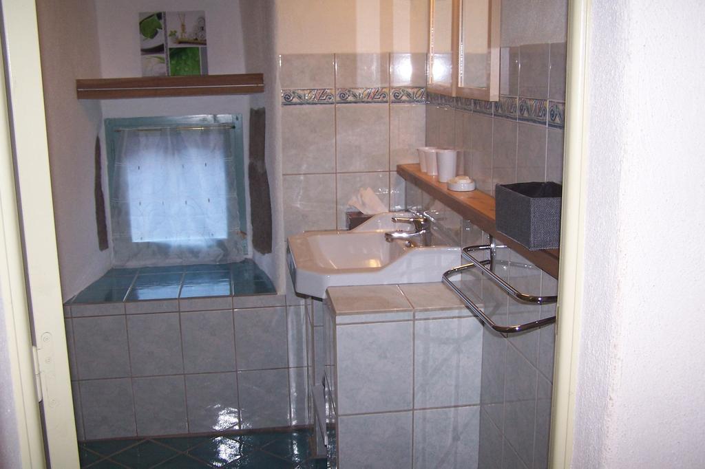 Salomony Chambre D'Hotes Marcols-les-Eaux Kamer foto