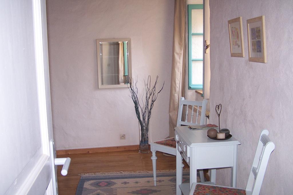 Salomony Chambre D'Hotes Marcols-les-Eaux Kamer foto