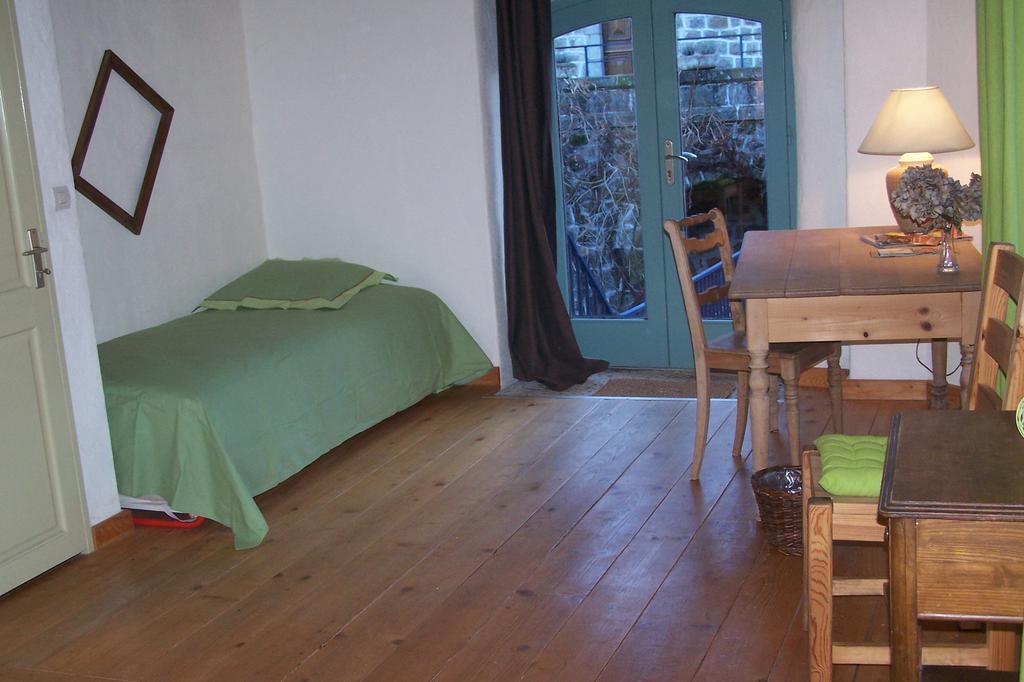 Salomony Chambre D'Hotes Marcols-les-Eaux Buitenkant foto