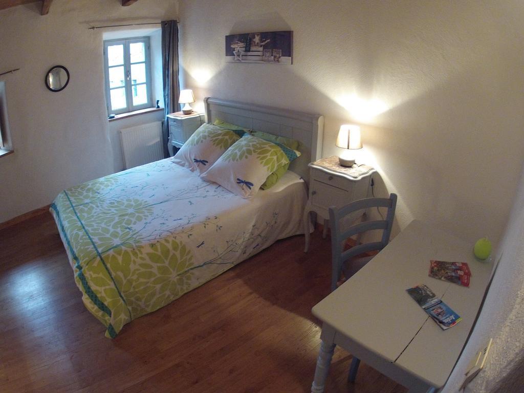 Salomony Chambre D'Hotes Marcols-les-Eaux Kamer foto